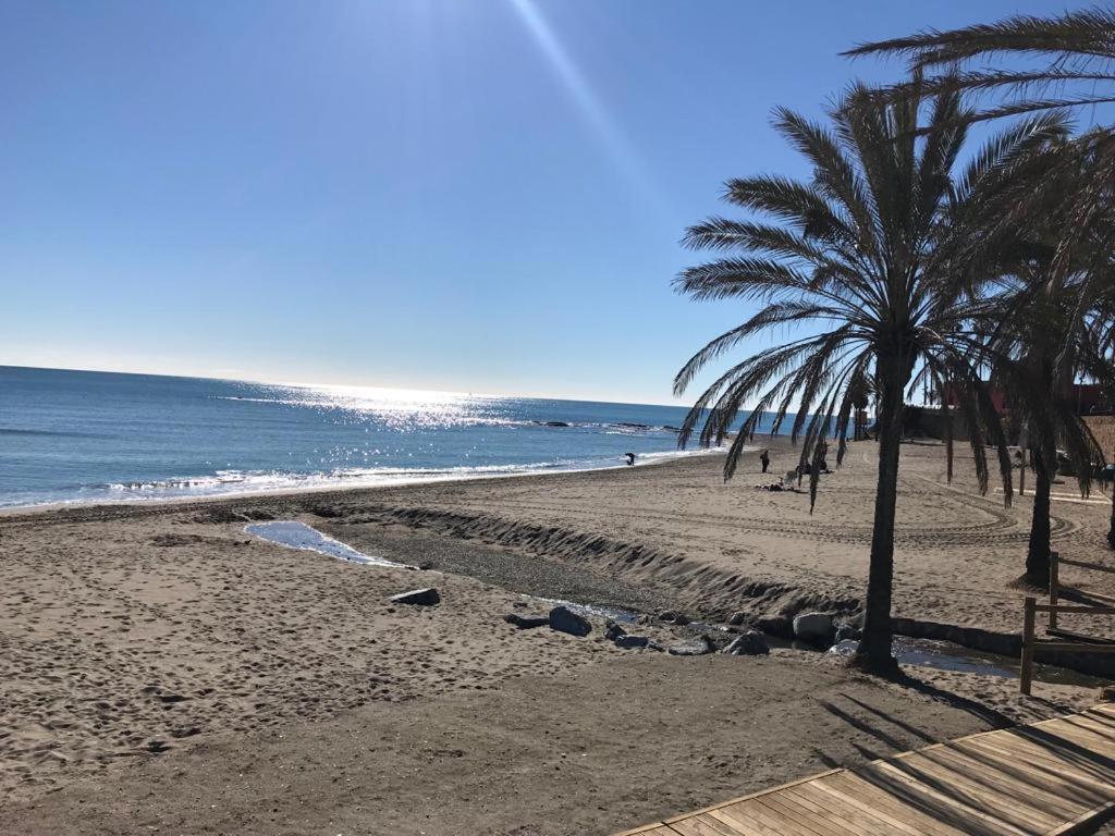 Appartement Estudio recién reformado en primera línea de playa à Benalmádena Extérieur photo
